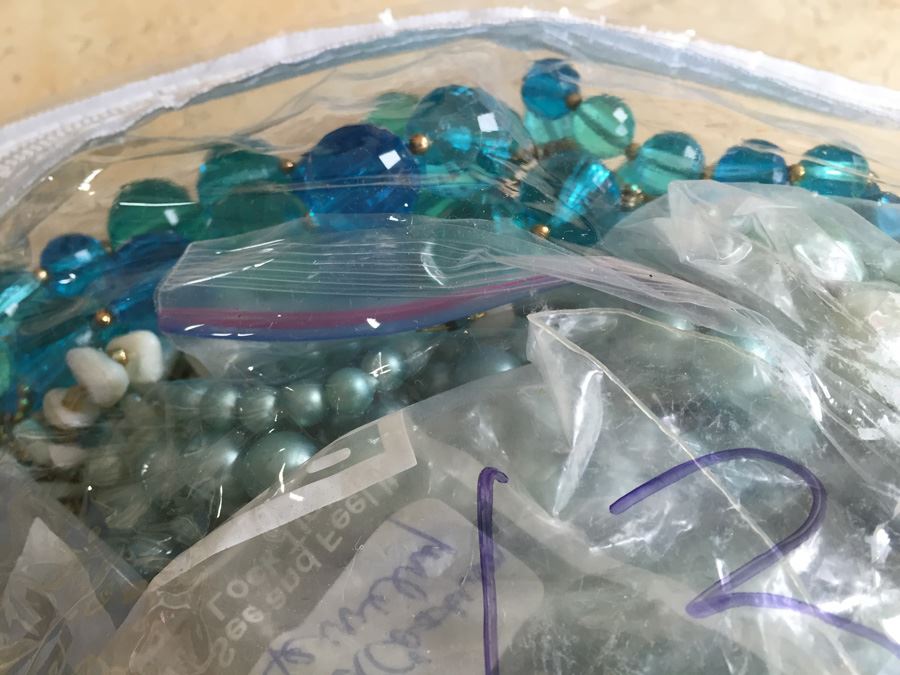 Jewelry Lot #13 - Assorted Jewelry In Large Bag [Photo 6]