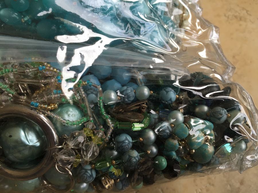 Jewelry Lot #13 - Assorted Jewelry In Large Bag [Photo 11]