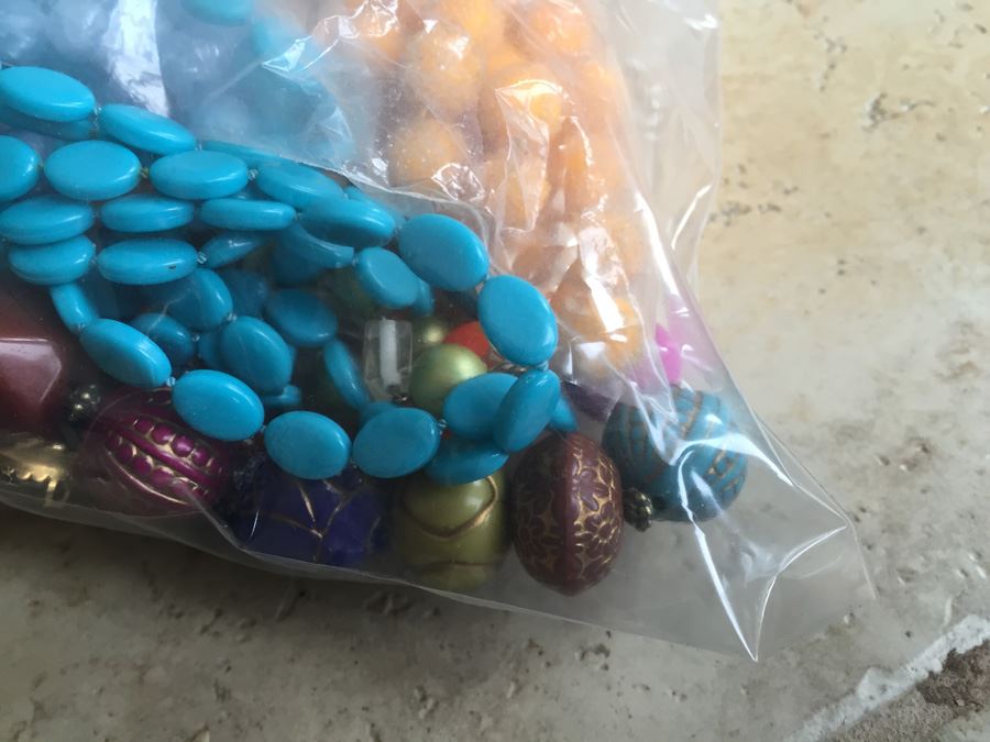 Jewelry Lot #14 - Assorted Jewelry In Large Bag [Photo 4]