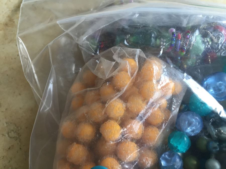 Jewelry Lot #14 - Assorted Jewelry In Large Bag [Photo 13]