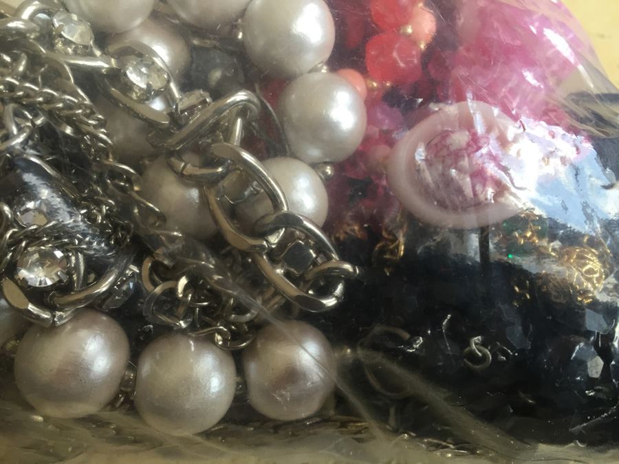 Jewelry Lot #15 - Assorted Jewelry In Large Bag [Photo 15]