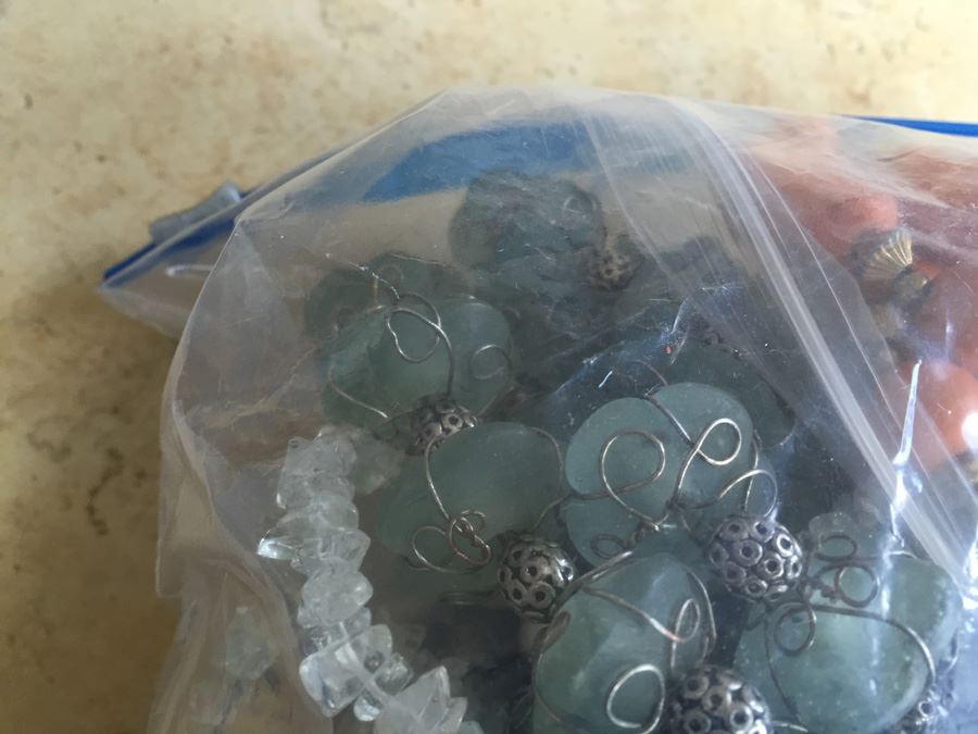 Jewelry Lot #15 - Assorted Jewelry In Large Bag [Photo 19]