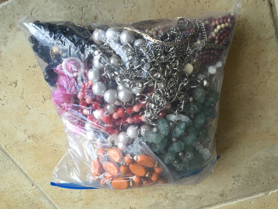Jewelry Lot #15 - Assorted Jewelry In Large Bag [Photo 12]