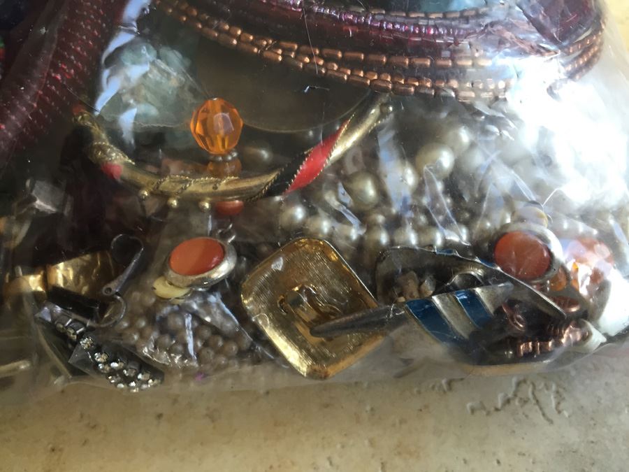 Jewelry Lot #16 - Assorted Jewelry In Large Bag [Photo 14]
