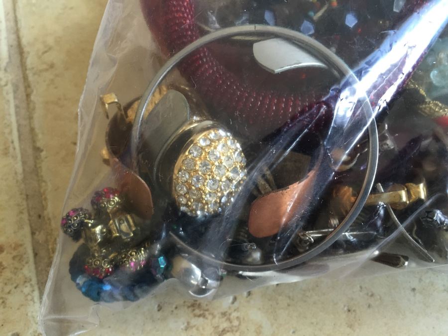 Jewelry Lot #16 - Assorted Jewelry In Large Bag [Photo 13]