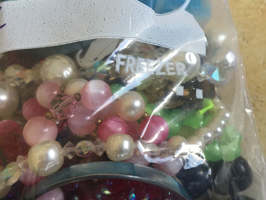 Jewelry Lot #17 - Assorted Jewelry In Large Bag [Photo 5]