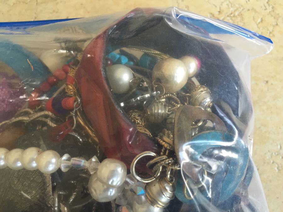 Jewelry Lot #17 - Assorted Jewelry In Large Bag [Photo 11]