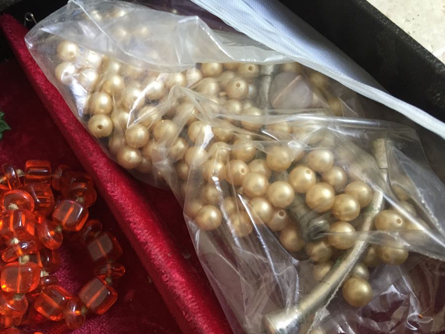 Vintage Jewelry Box Filled With Jewelry [Photo 13]