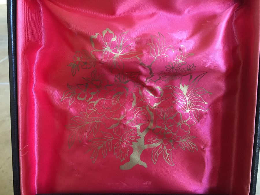 Vintage Jewelry Box Filled With Jewelry [Photo 5]