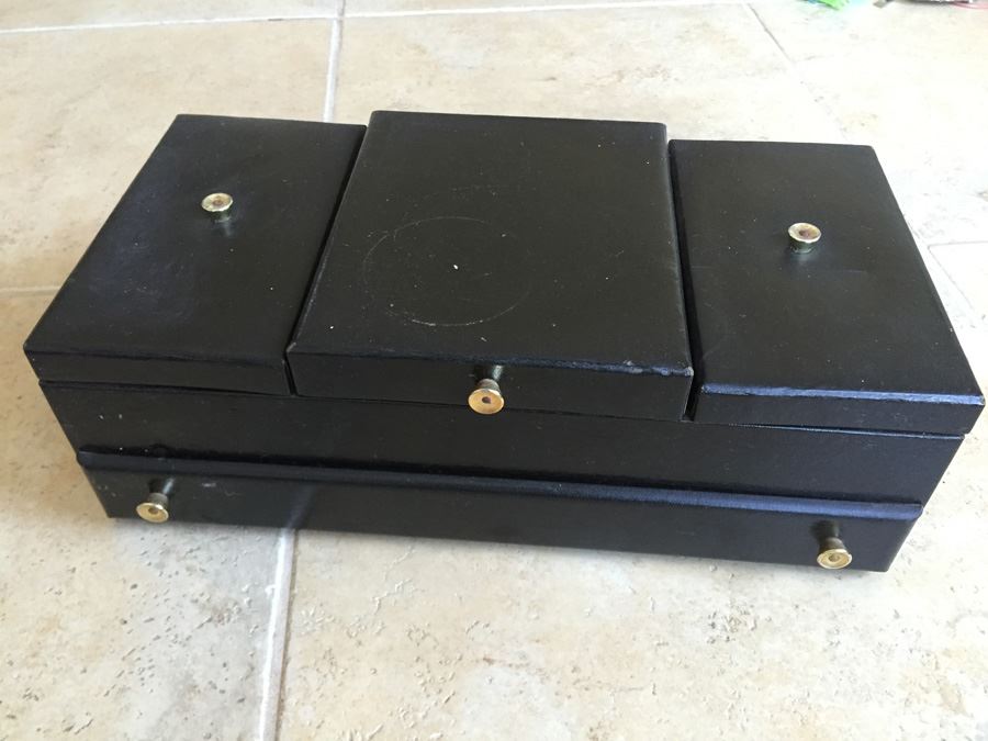 Vintage Jewelry Box Filled With Jewelry [Photo 4]