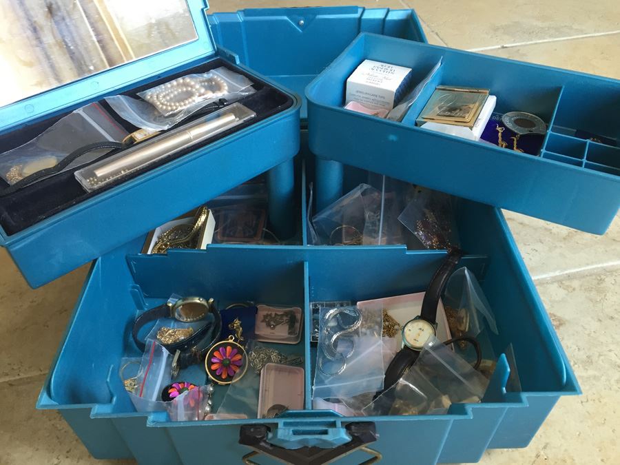 Jewelry Box Filled With Jewelry [Photo 2]