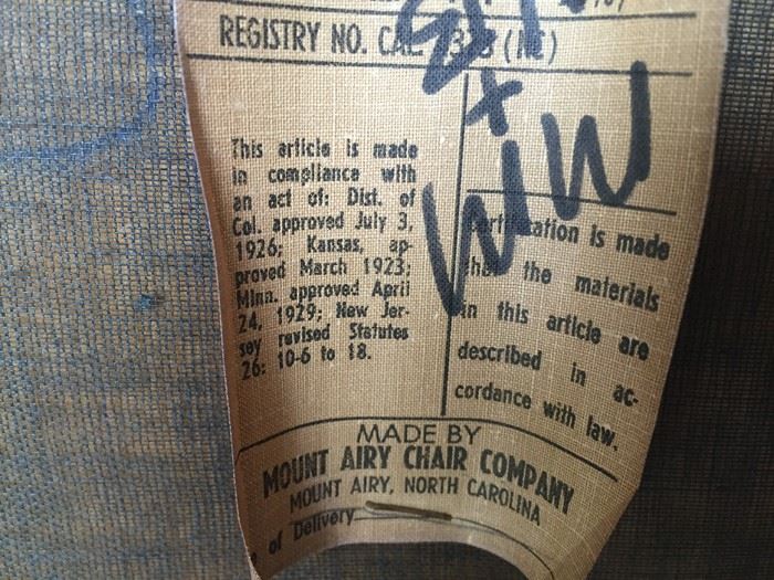 Elegant Mount Airy Chair Company Dining Table With Six Chairs And Two Leaves And Protective Pads [Photo 39]