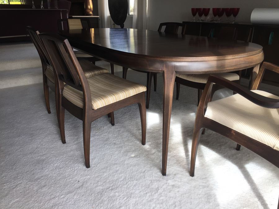 Elegant Mount Airy Chair Company Dining Table With Six Chairs And Two Leaves And Protective Pads [Photo 18]