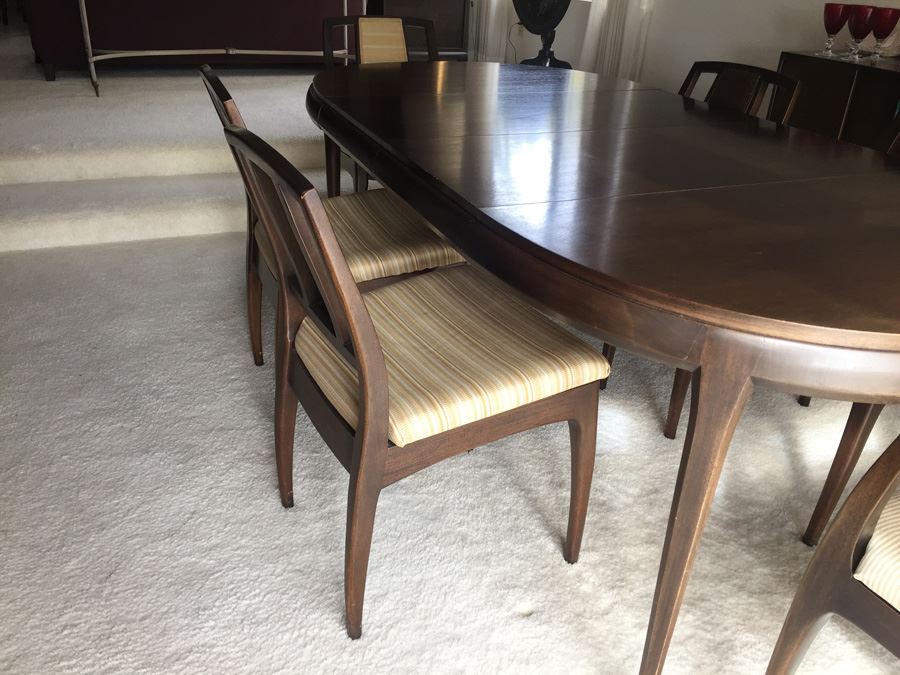 Elegant Mount Airy Chair Company Dining Table With Six Chairs And Two Leaves And Protective Pads [Photo 21]
