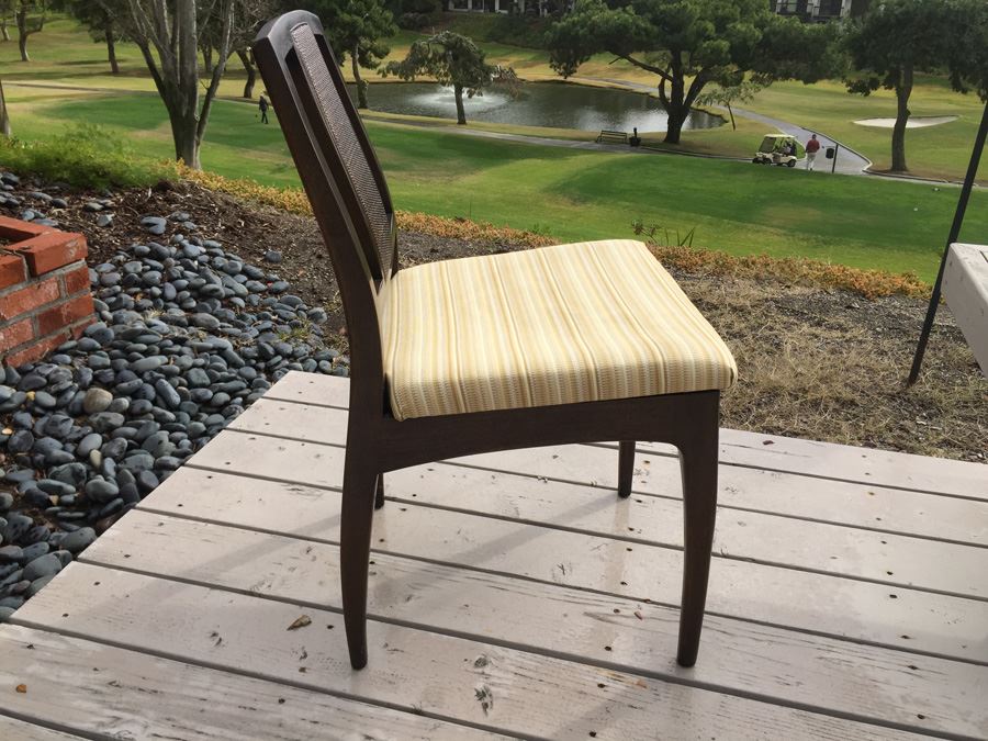 Elegant Mount Airy Chair Company Dining Table With Six Chairs And Two Leaves And Protective Pads [Photo 33]