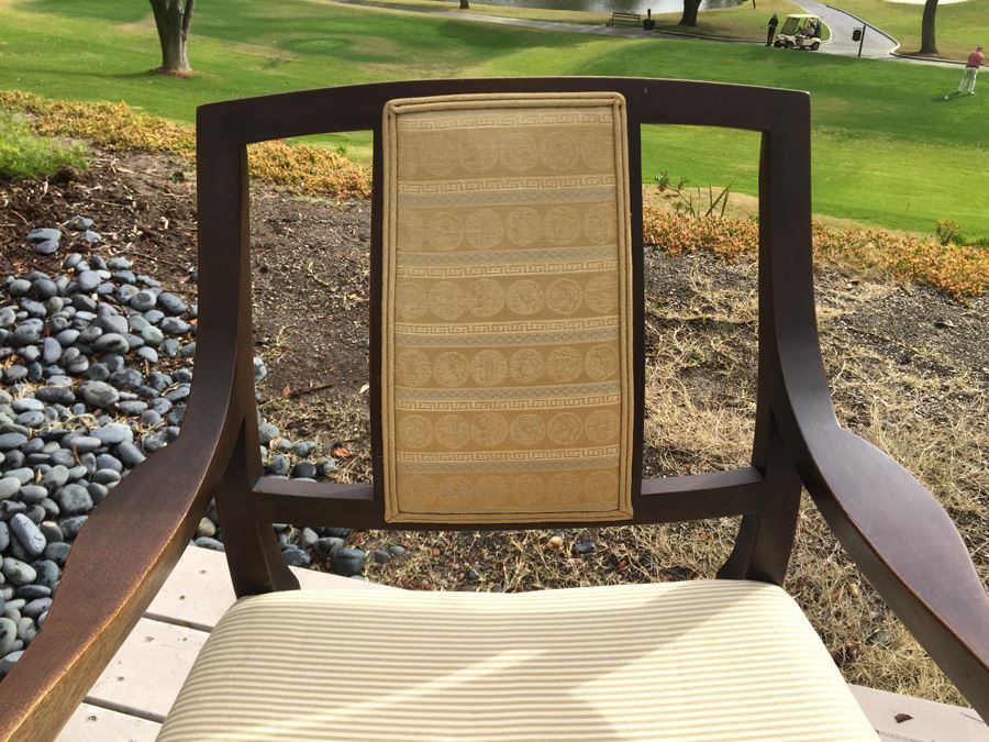 Elegant Mount Airy Chair Company Dining Table With Six Chairs And Two Leaves And Protective Pads [Photo 31]