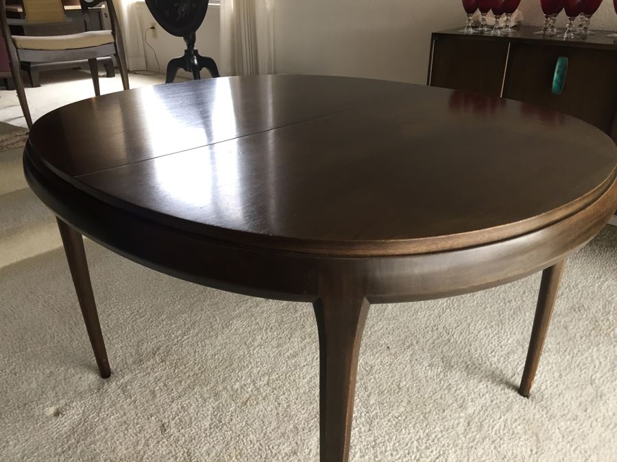 Elegant Mount Airy Chair Company Dining Table With Six Chairs And Two Leaves And Protective Pads [Photo 7]