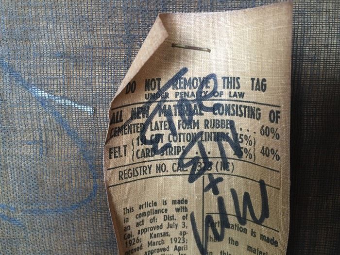 Elegant Mount Airy Chair Company Dining Table With Six Chairs And Two Leaves And Protective Pads [Photo 40]