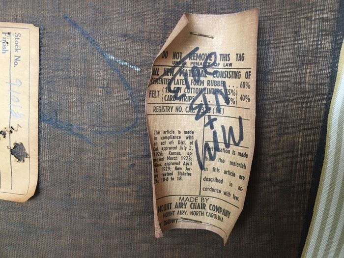 Elegant Mount Airy Chair Company Dining Table With Six Chairs And Two Leaves And Protective Pads [Photo 37]