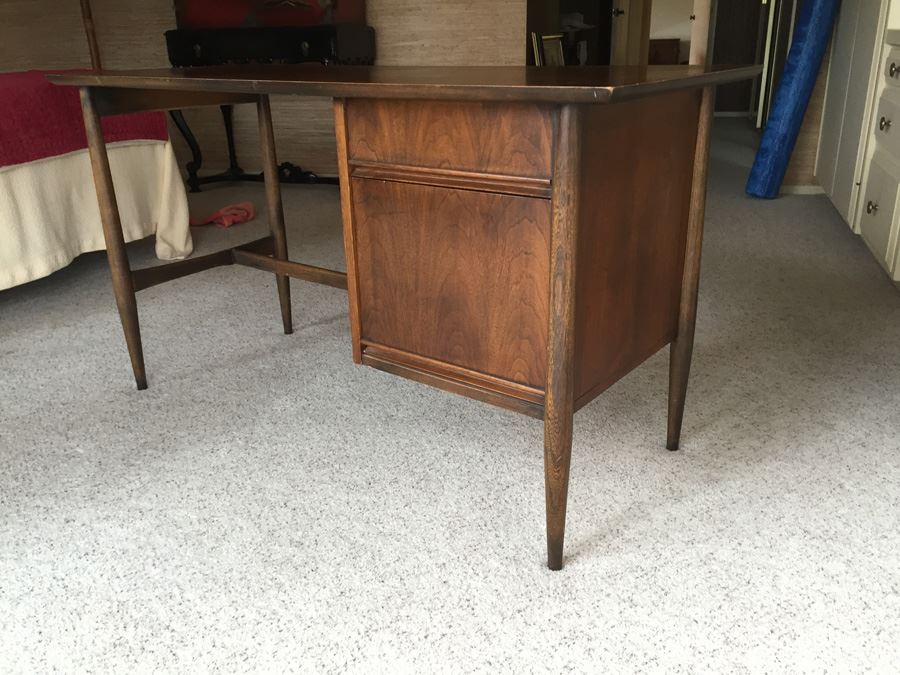 Mid-Century Modern Desk And Mid-Century Modern Chair [Photo 11]