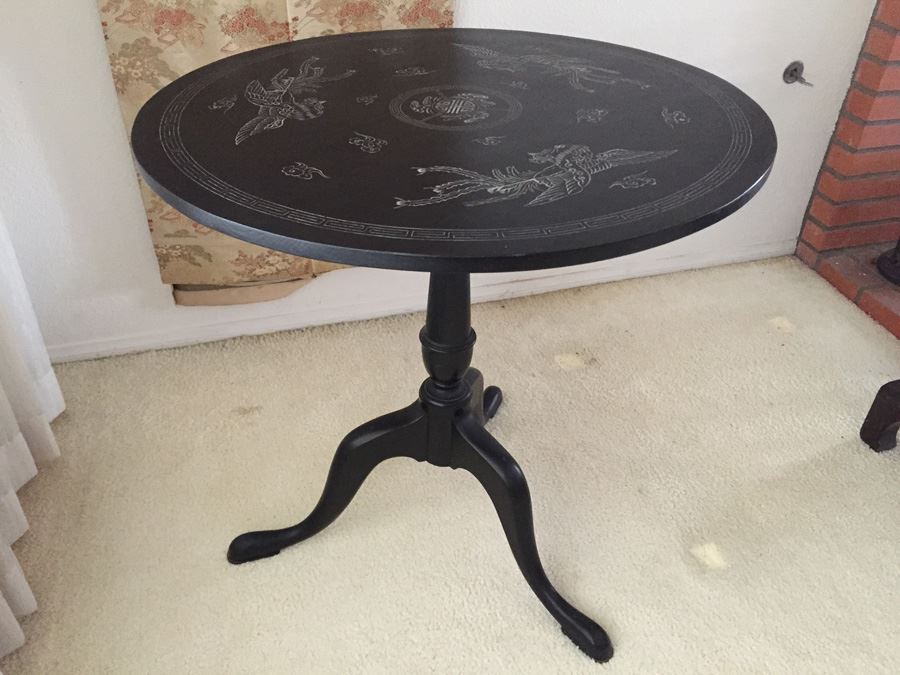 Old Japanese Black Lacquer Table Top - Estimate $750 [Photo 11]