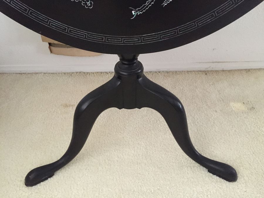 Old Japanese Black Lacquer Table Top - Estimate $750 [Photo 8]