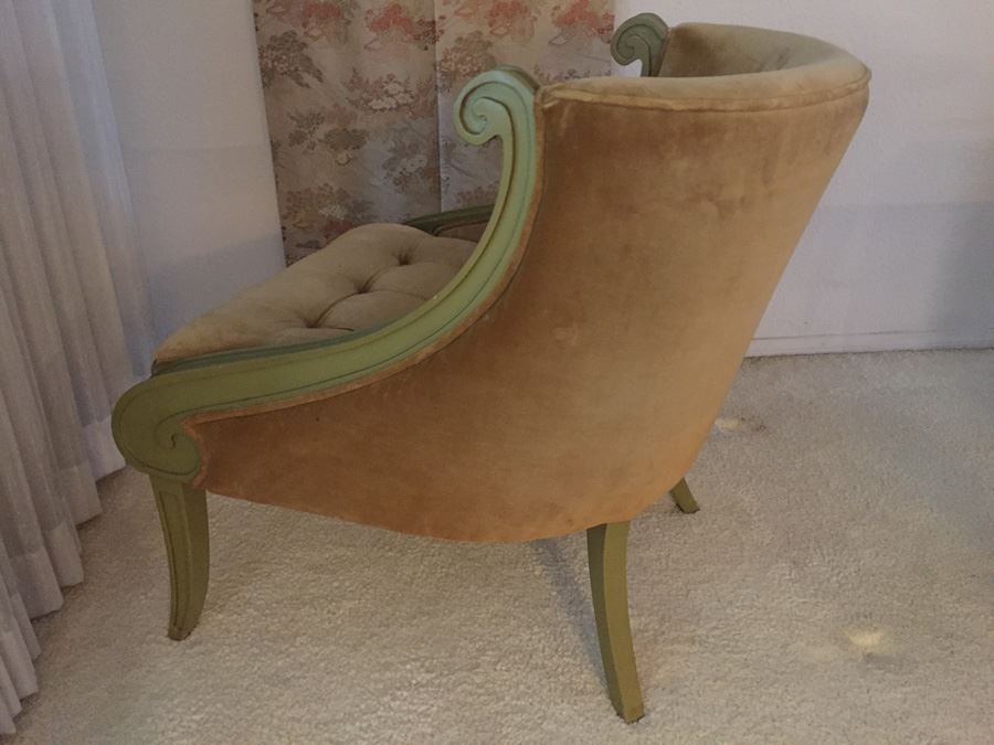 Vintage Green Tufted Upholstered Chair [Photo 7]