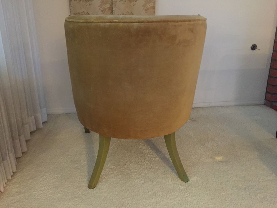 Vintage Green Tufted Upholstered Chair [Photo 6]