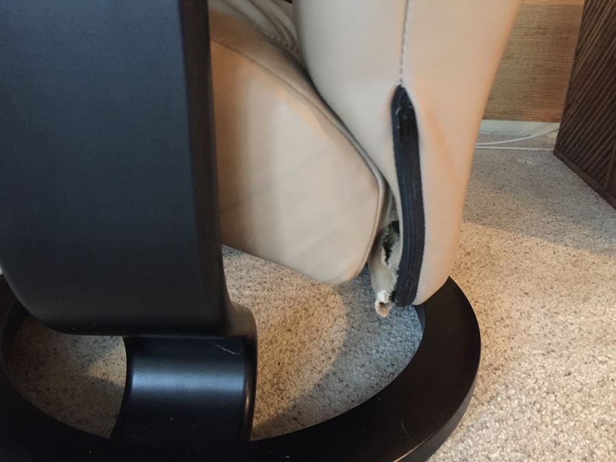 Ekornes Stressless Modern Leather Chair And Ottoman Retails Around $1,500 [Photo 5]