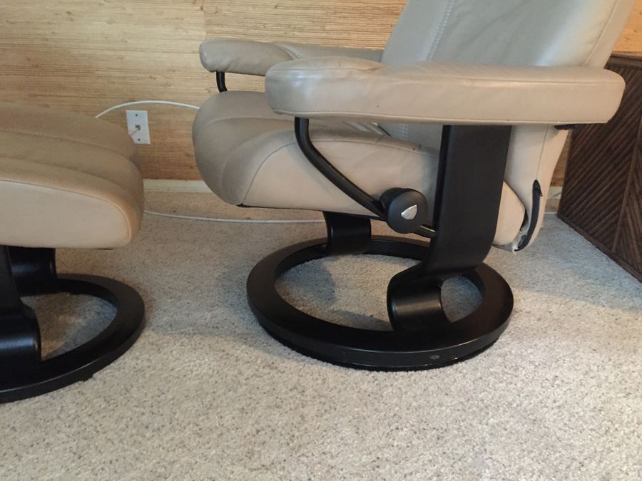 Ekornes Stressless Modern Leather Chair And Ottoman Retails Around $1,500 [Photo 4]