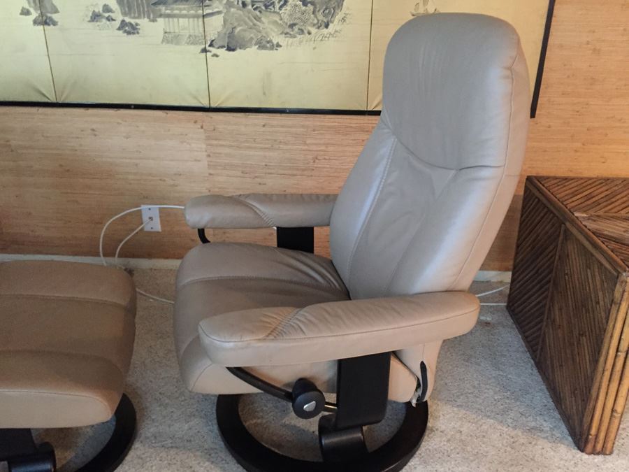 Ekornes Stressless Modern Leather Chair And Ottoman Retails Around $1,500 [Photo 2]