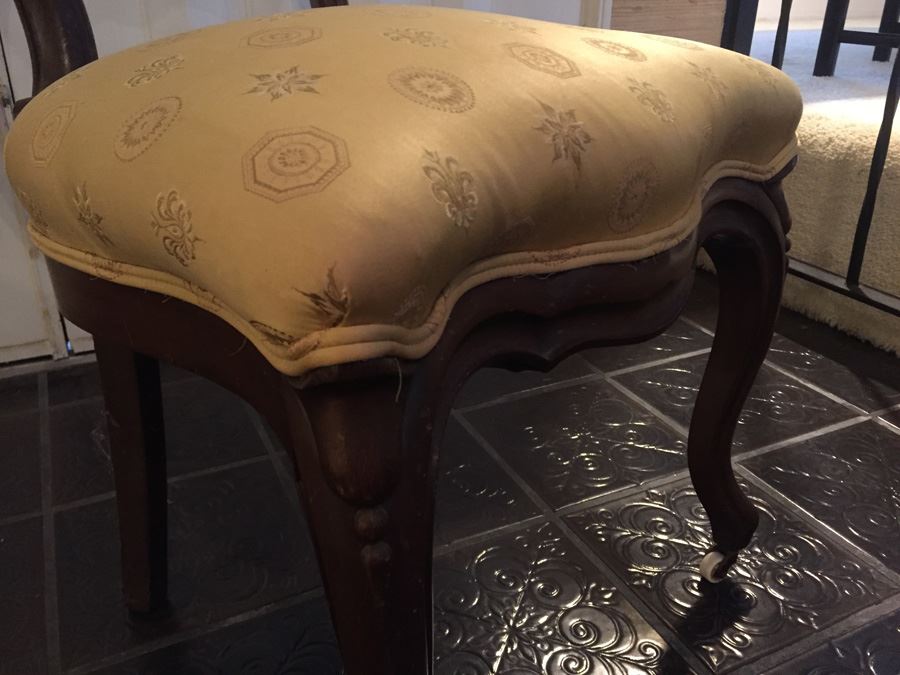 Vintage Chair [Photo 3]