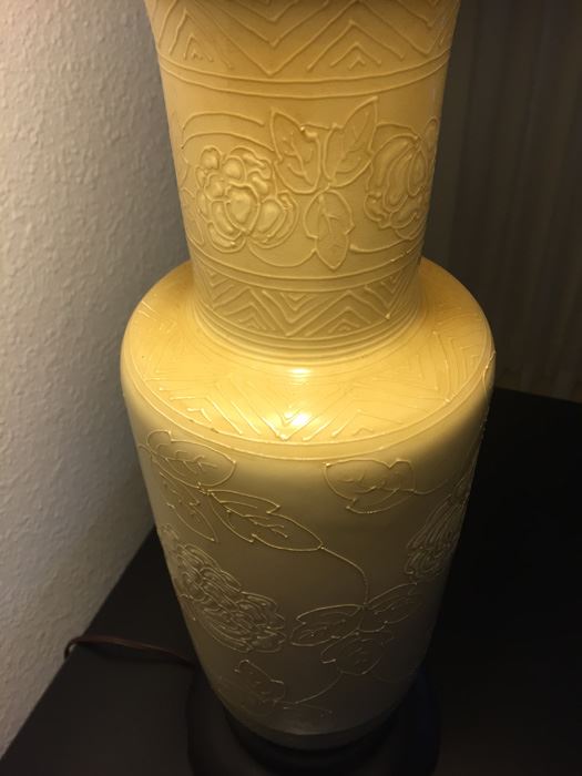 Light Yellow Floral Relief Pottery Table Lamp On Wooden Base With Shade [Photo 9]