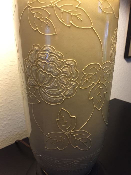 Light Yellow Floral Relief Pottery Table Lamp On Wooden Base With Shade [Photo 6]