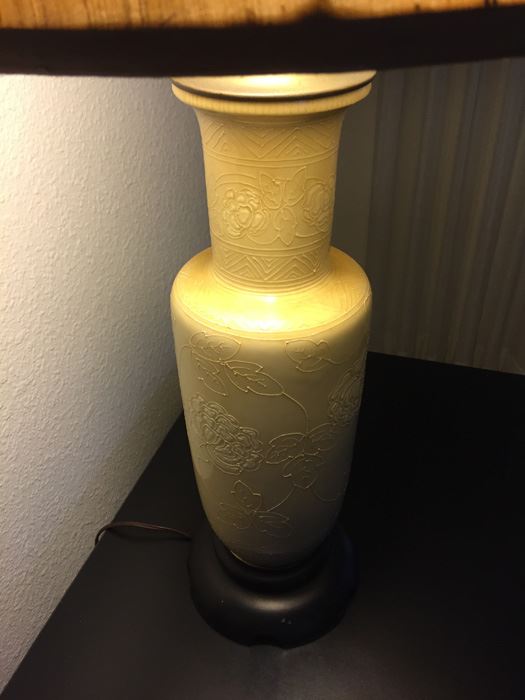 Light Yellow Floral Relief Pottery Table Lamp On Wooden Base With Shade [Photo 8]