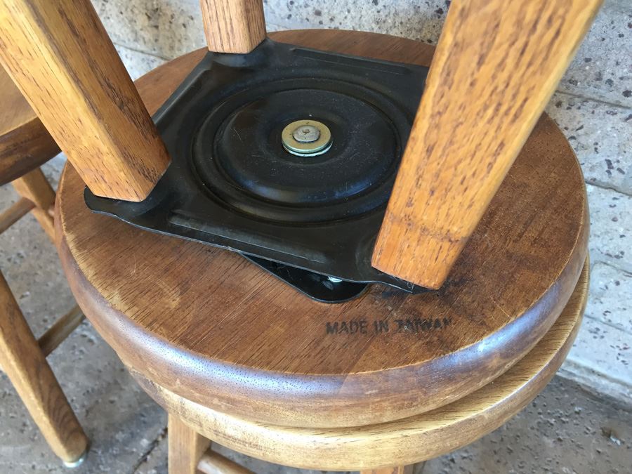 (4) Wooden Swivel Mini Bar Stools [Photo 7]