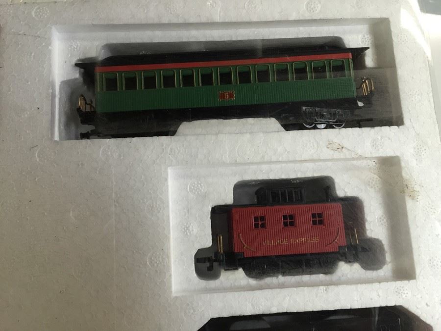 TWO BOXED SETS Of Department 56 Heritage Village Collection Village Express HO Scale Train And Track Set Bachman Trains - Estimate $100+ [Photo 7]