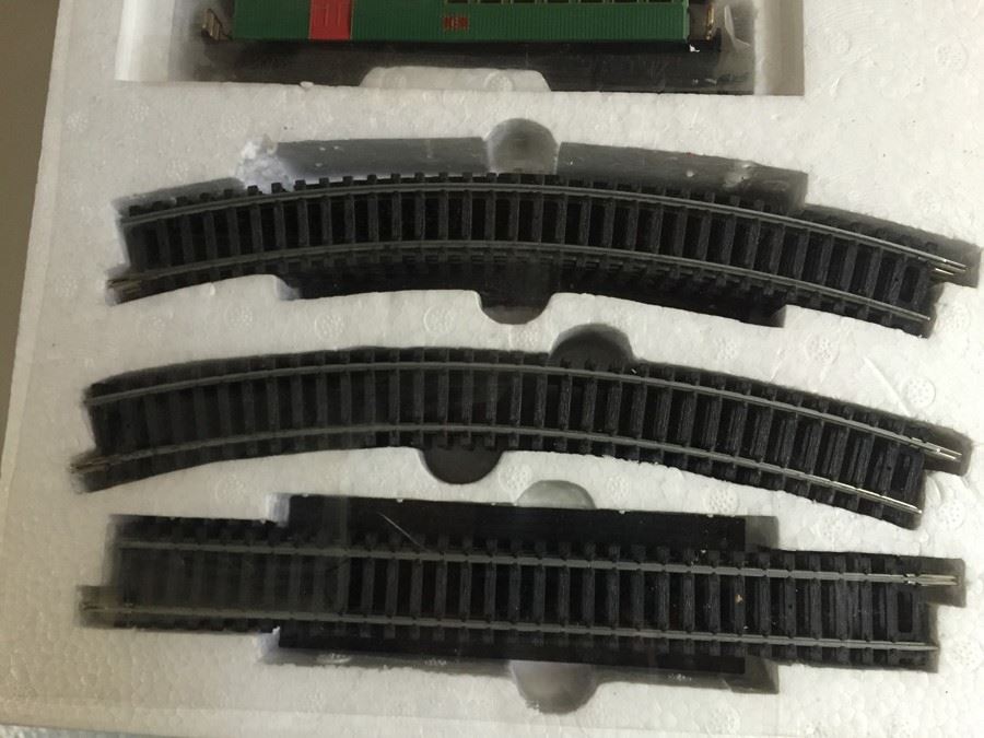 TWO BOXED SETS Of Department 56 Heritage Village Collection Village Express HO Scale Train And Track Set Bachman Trains - Estimate $100+ [Photo 9]