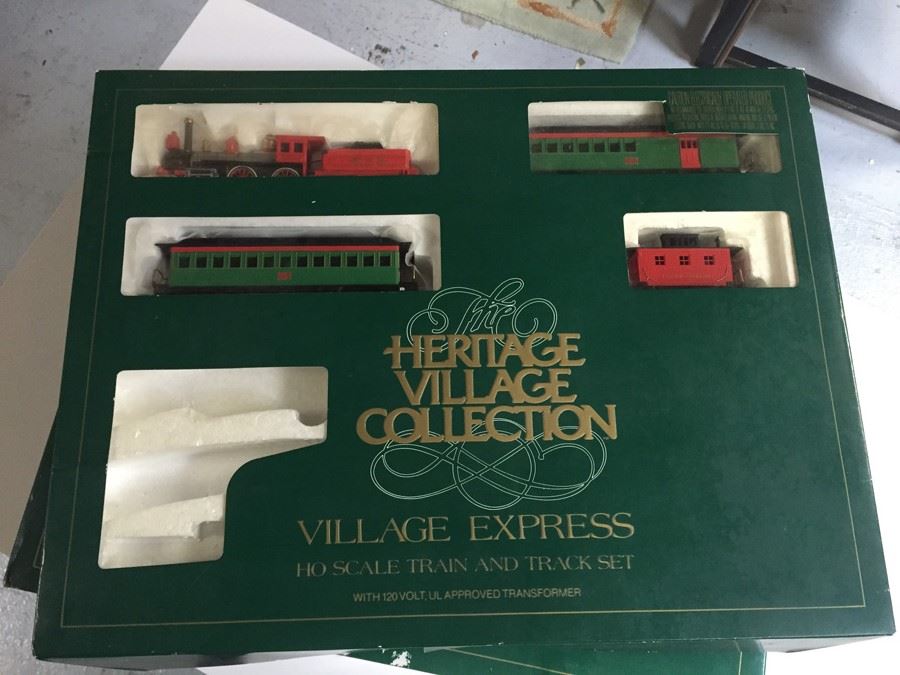 TWO BOXED SETS Of Department 56 Heritage Village Collection Village Express HO Scale Train And Track Set Bachman Trains - Estimate $100+ [Photo 10]