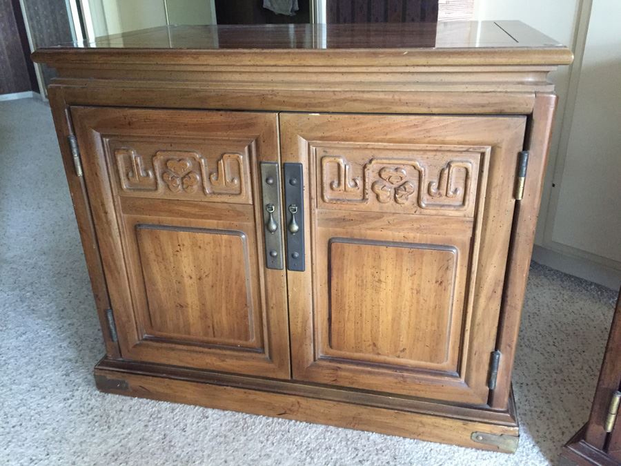 Pair Of American Of Martinsville Nightstands With Glass Tops Wood With Brass Hardware [Photo 5]