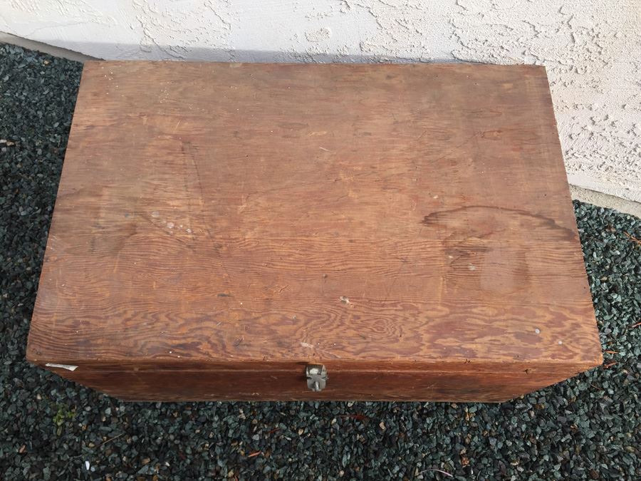 Vintage Wooden Trunk [Photo 5]