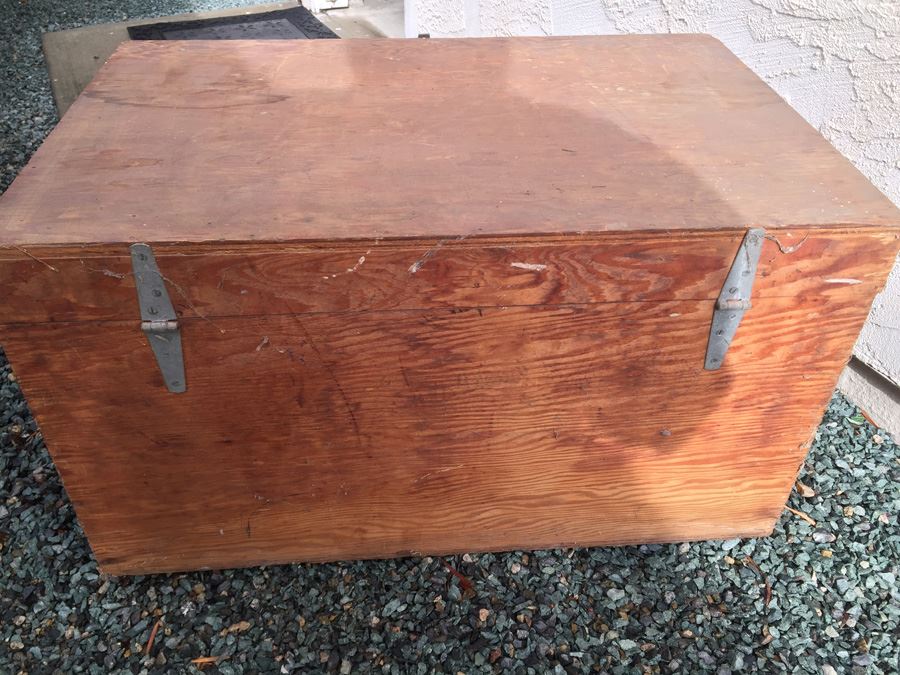 Vintage Wooden Trunk [Photo 6]