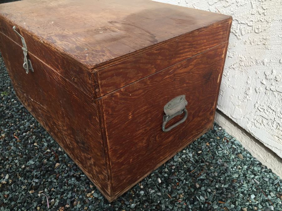 Vintage Wooden Trunk [Photo 2]