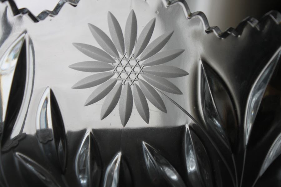 Vintage Cut Glass Bowl With Bird And Flower Patterns [Photo 3]