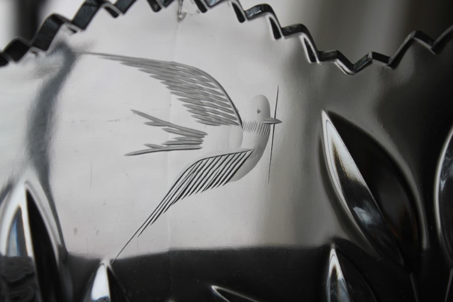 Vintage Cut Glass Bowl With Bird And Flower Patterns [Photo 2]