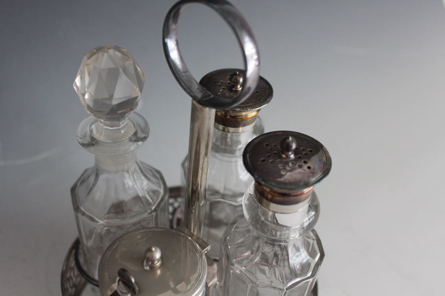 Vintage Cruet Set [Photo 2]