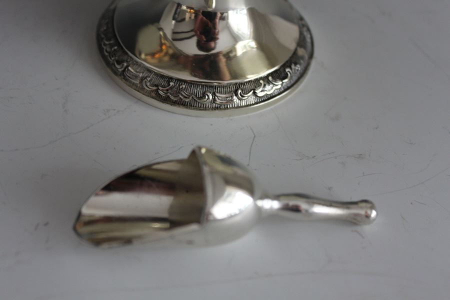 Vintage Ice Bucket With Scoop [Photo 6]