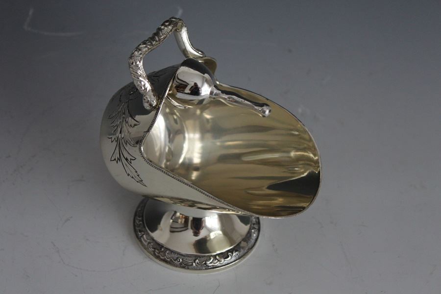 Vintage Ice Bucket With Scoop [Photo 2]