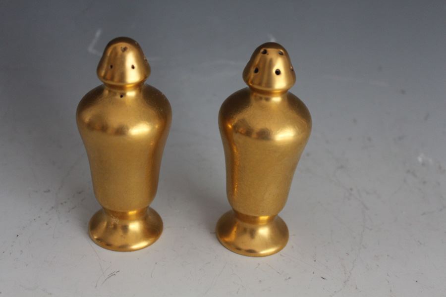 Pickard Gold Salt And Pepper Shakers [Photo 2]
