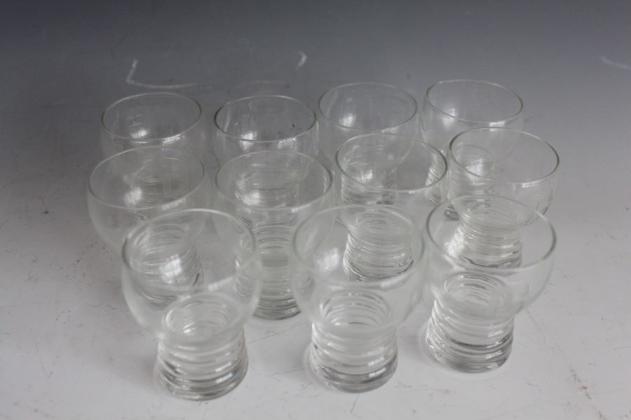 Set Of Eleven Glasses [Photo 3]